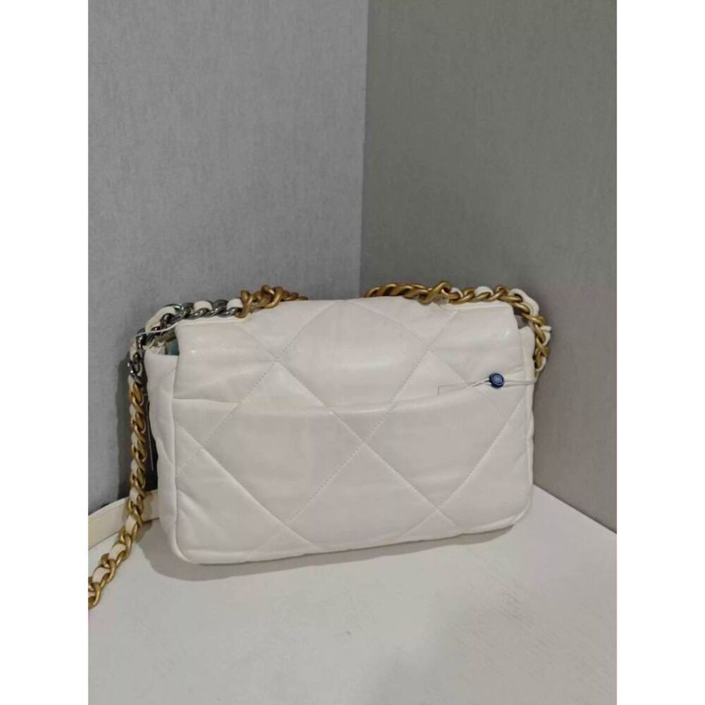 Chanel Women Pre-Loved Bag Very Good Condition - Picture 2 of 7
